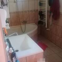 Eladó felújított családi ház Pusztavacson, nagy telekkel!