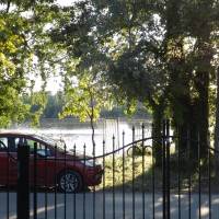 Dömsöd, Duna-parton kertes, 2 hálószobás, felújított szép hétvégi ház eladó