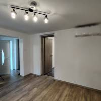 Dömsöd, Duna-parton kertes, 2 hálószobás, felújított szép hétvégi ház eladó