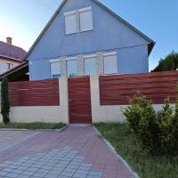 Pilisen kétgenerációnak alkalmas ház vált eladóvá, a szuterénben akár  ingatlan adatlap