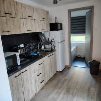 Dömsöd, Duna-parton kertes, 2 hálószobás, felújított szép hétvégi ház eladó