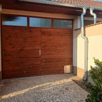 Csendes utcában Tip-top ikerház fél eladó! Teljesen külön bejárattal!