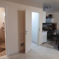 Csendes utcában Tip-top ikerház fél eladó! Teljesen külön bejárattal!