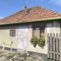 Albertirsa  kedvelt zártkertkerti részén 70 nm családi ház eladó!