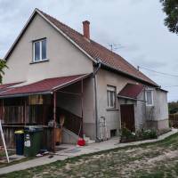 Pilis központközeli részén, valódi duplakonfortos saládi ház eladó!!  ingatlan adatlap