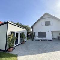 Dabas központi részén igényes, napelemes ikerházfél eladó!