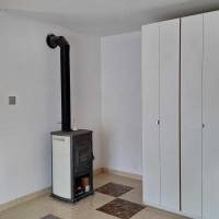 Karnyújtásnyira a városközponttól,de csendes részén tanya eladó!