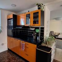 Karnyújtásnyira a városközponttól,de csendes részén tanya eladó!