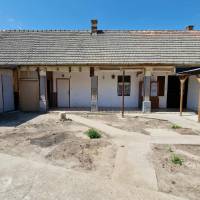 Kakucson felújítandó családi ház eladó.  ingatlan adatlap